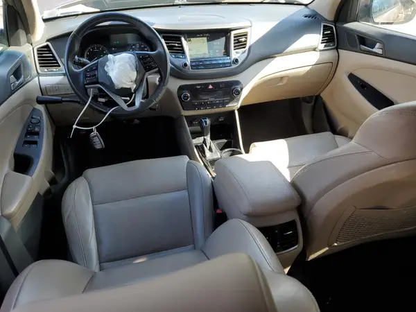 KM8J3CA46HU445860 2017 HYUNDAI TUCSON - Image 8