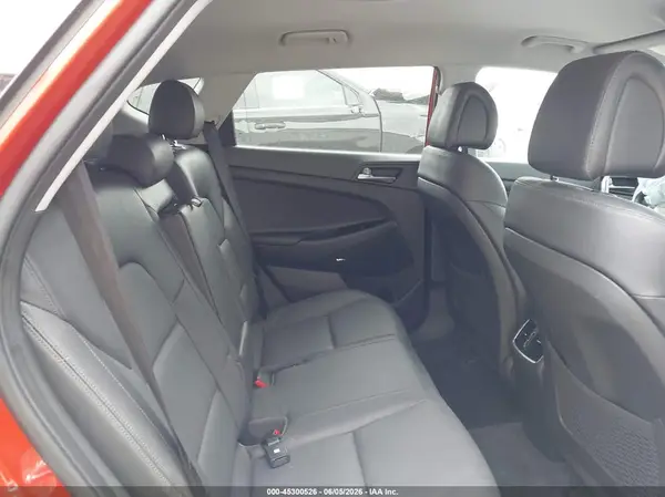 KM8J3CA46HU450069 2017 HYUNDAI TUCSON - Image 8
