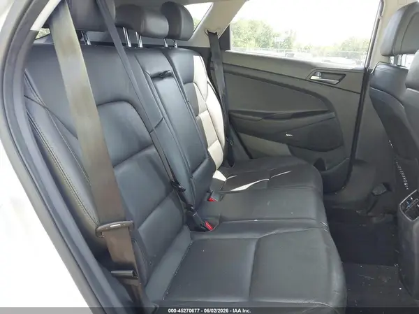 KM8J3CA46HU454896 2017 HYUNDAI TUCSON - Image 8
