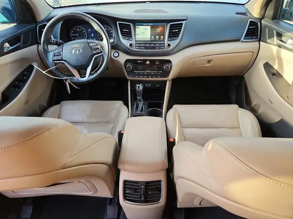 KM8J3CA46HU458771 2017 HYUNDAI TUCSON - Image 8