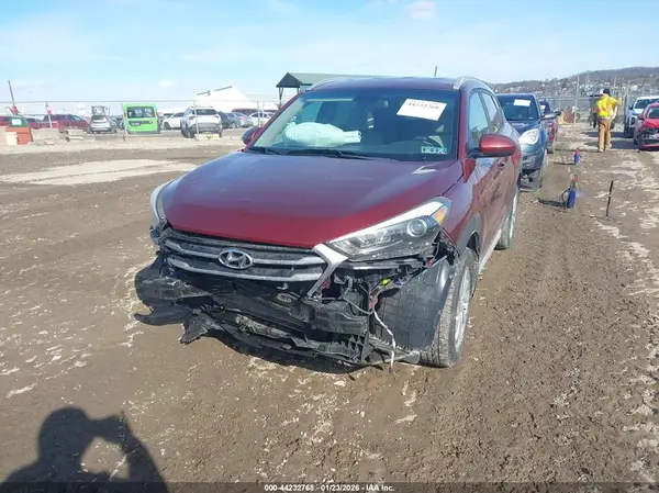 KM8J3CA46HU462853 2017 HYUNDAI TUCSON - Image 2
