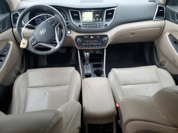 KM8J3CA46HU476378 2017 HYUNDAI TUCSON - Image 8