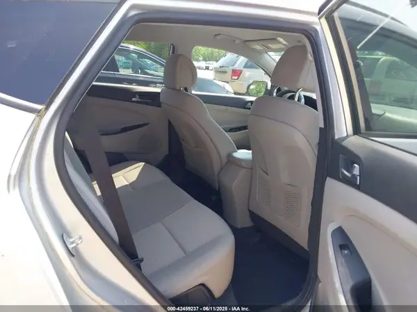 KM8J3CA46HU476445 2017 HYUNDAI TUCSON - Image 8