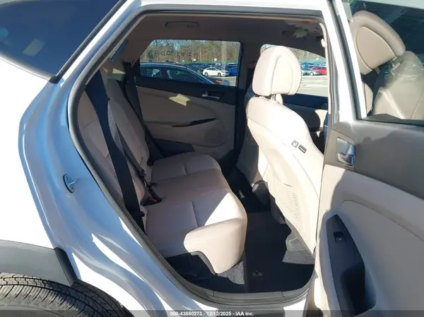 KM8J3CA46HU479409 2017 HYUNDAI TUCSON - Image 8