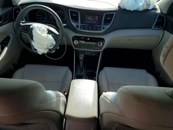 KM8J3CA46HU484478 2017 HYUNDAI TUCSON - Image 8