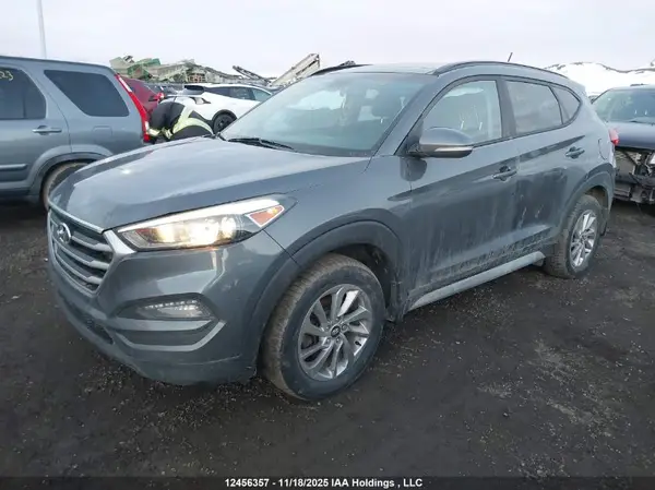 KM8J3CA46HU513462 2017 HYUNDAI TUCSON - Image 2