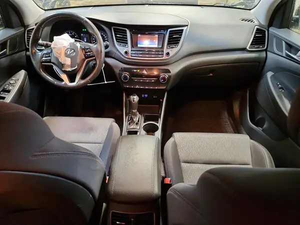 KM8J3CA46HU515941 2017 HYUNDAI TUCSON - Image 8