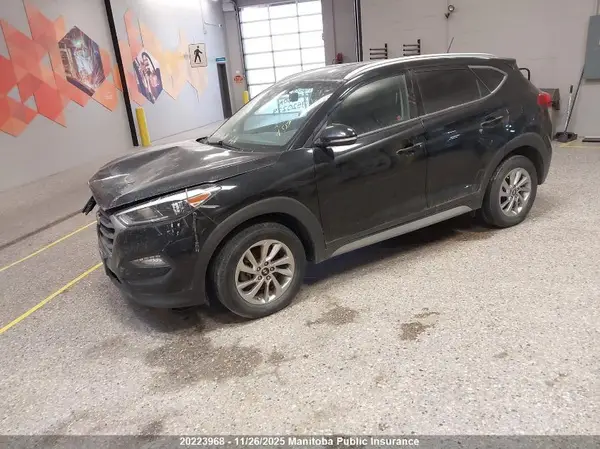 KM8J3CA46HU520279 2017 HYUNDAI TUCSON - Image 2