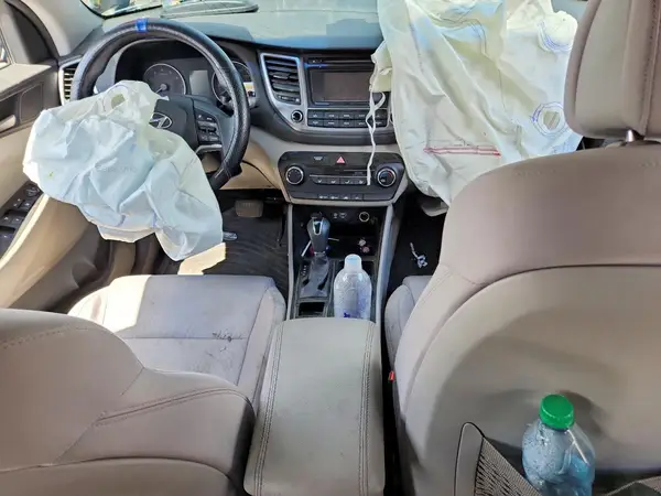 KM8J3CA46HU522758 2017 HYUNDAI TUCSON - Image 8