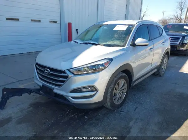 KM8J3CA46HU524316 2017 HYUNDAI TUCSON - Image 2