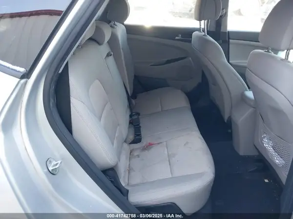 KM8J3CA46HU524316 2017 HYUNDAI TUCSON - Image 8