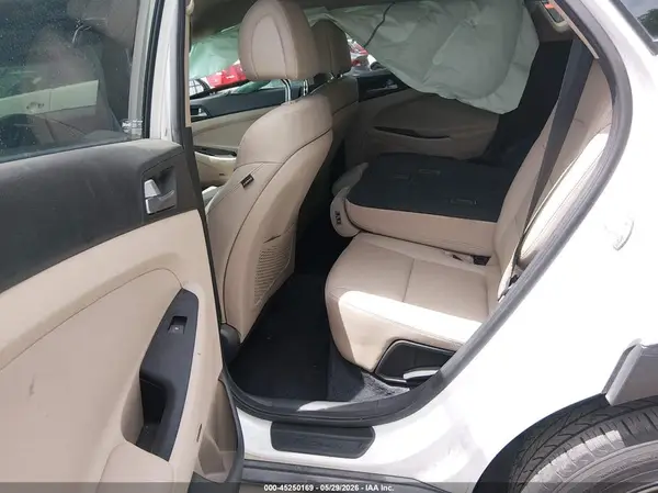 KM8J3CA46HU531153 2017 HYUNDAI TUCSON - Image 8