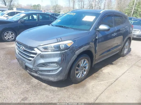 KM8J3CA46HU550818 2017 HYUNDAI TUCSON - Image 2