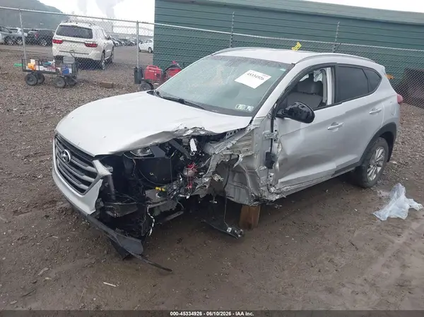 KM8J3CA46HU559373 2017 HYUNDAI TUCSON - Image 2