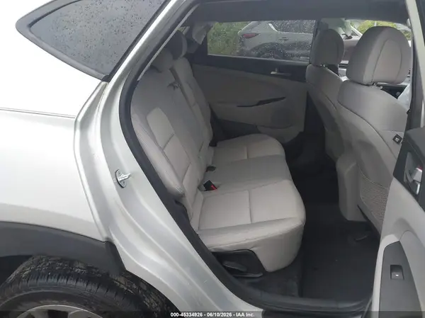 KM8J3CA46HU559373 2017 HYUNDAI TUCSON - Image 8