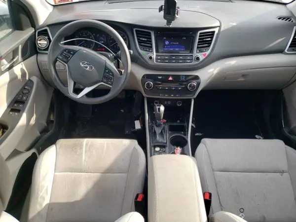 KM8J3CA46HU561270 2017 HYUNDAI TUCSON - Image 8