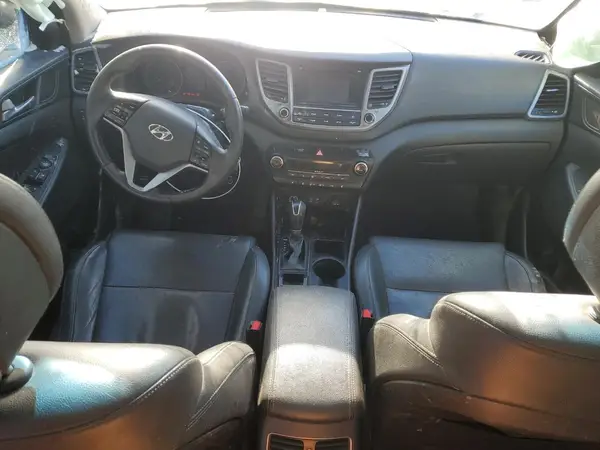 KM8J3CA46HU579980 2017 HYUNDAI TUCSON - Image 8