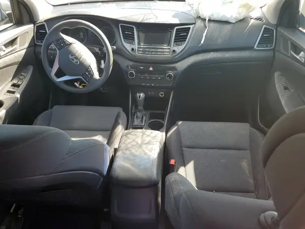 KM8J3CA46HU596021 2017 HYUNDAI TUCSON - Image 8