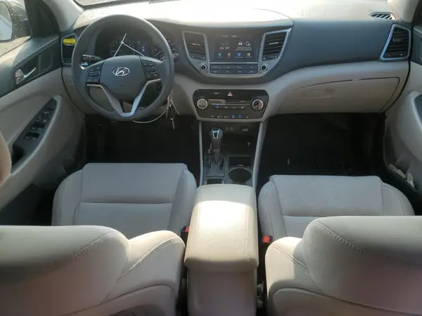 KM8J3CA46JU596994 2018 HYUNDAI TUCSON - Image 8