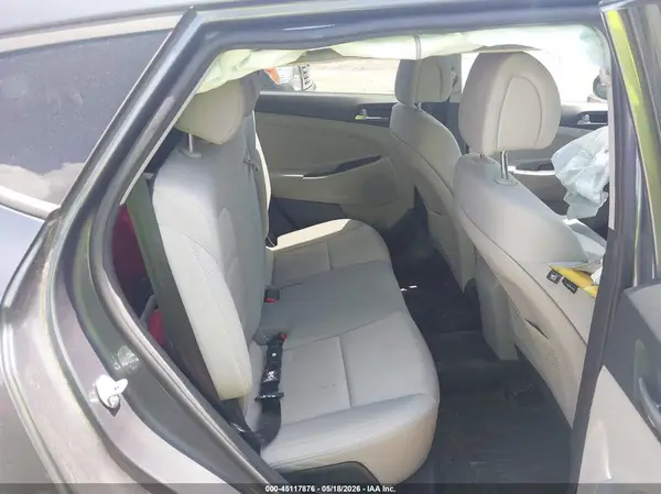 KM8J3CA46JU602910 2018 HYUNDAI TUCSON - Image 8