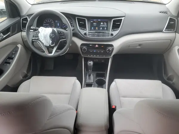 KM8J3CA46JU603619 2018 HYUNDAI TUCSON - Image 8