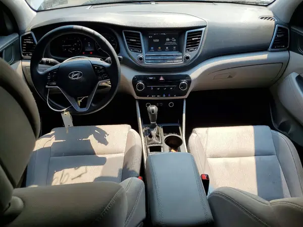 KM8J3CA46JU604155 2018 HYUNDAI TUCSON - Image 8
