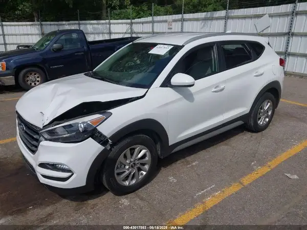 KM8J3CA46JU608013 2018 HYUNDAI TUCSON - Image 2