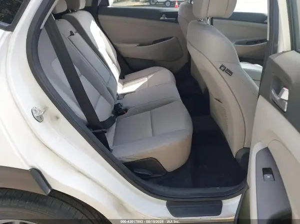 KM8J3CA46JU608013 2018 HYUNDAI TUCSON - Image 8
