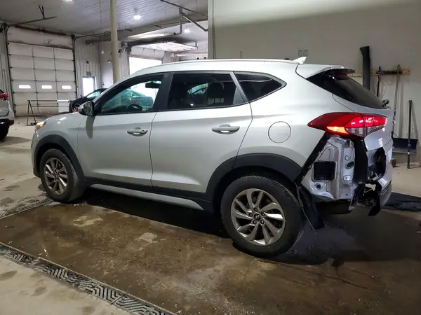 KM8J3CA46JU608111 2018 HYUNDAI TUCSON - Image 2