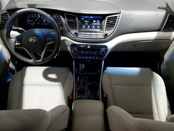 KM8J3CA46JU608111 2018 HYUNDAI TUCSON - Image 8