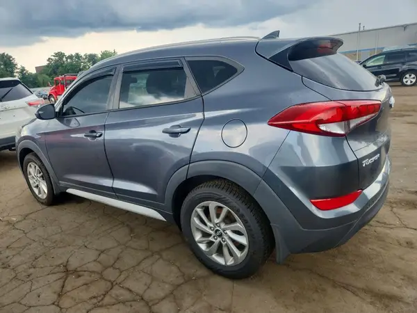 KM8J3CA46JU611672 2018 HYUNDAI TUCSON - Image 2