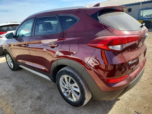 KM8J3CA46JU618475 2018 HYUNDAI TUCSON - Image 2