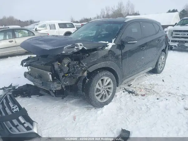 KM8J3CA46JU620405 2018 HYUNDAI TUCSON - Image 2