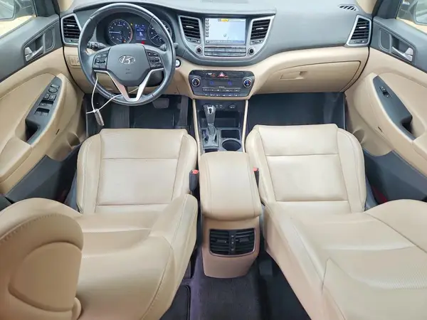 KM8J3CA46JU623370 2018 HYUNDAI TUCSON - Image 8