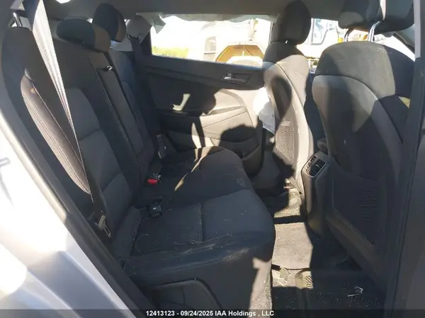 KM8J3CA46JU627841 2018 HYUNDAI TUCSON - Image 8