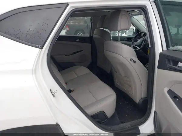 KM8J3CA46JU630707 2018 HYUNDAI TUCSON - Image 8