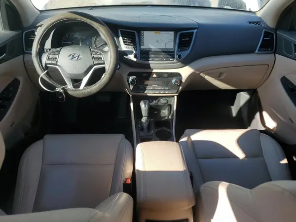 KM8J3CA46JU634014 2018 HYUNDAI TUCSON - Image 8