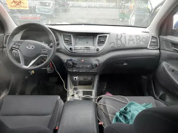 KM8J3CA46JU640122 2018 HYUNDAI TUCSON - Image 8