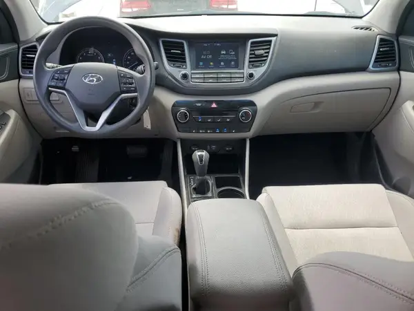 KM8J3CA46JU640704 2018 HYUNDAI TUCSON - Image 8