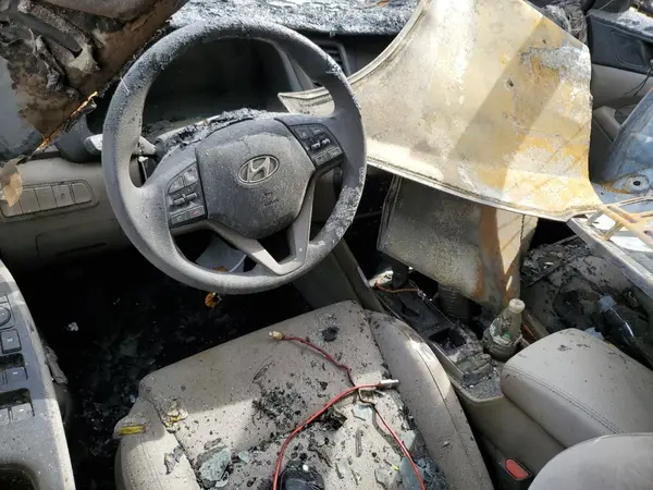 KM8J3CA46JU665943 2018 HYUNDAI TUCSON - Image 8