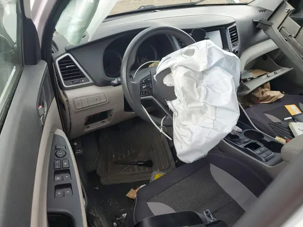 KM8J3CA46JU668180 2018 HYUNDAI TUCSON - Image 8