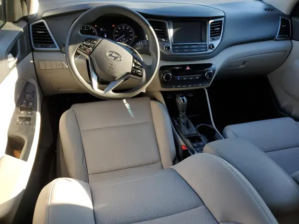 KM8J3CA46JU679907 2018 HYUNDAI TUCSON - Image 8