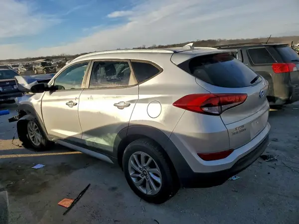 KM8J3CA46JU682242 2018 HYUNDAI TUCSON - Image 2