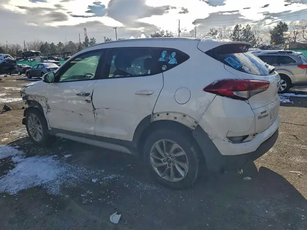 KM8J3CA46JU688588 2018 HYUNDAI TUCSON - Image 2