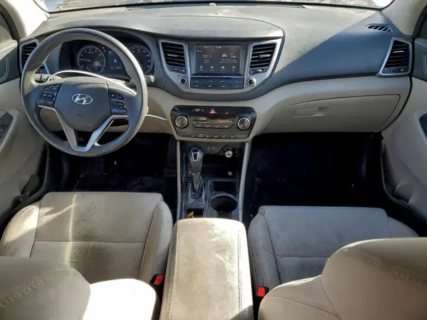 KM8J3CA46JU688588 2018 HYUNDAI TUCSON - Image 8