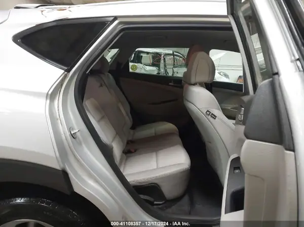 KM8J3CA46JU693340 2018 HYUNDAI TUCSON - Image 8
