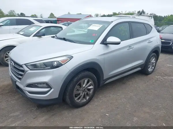KM8J3CA46JU693841 2018 HYUNDAI TUCSON - Image 2