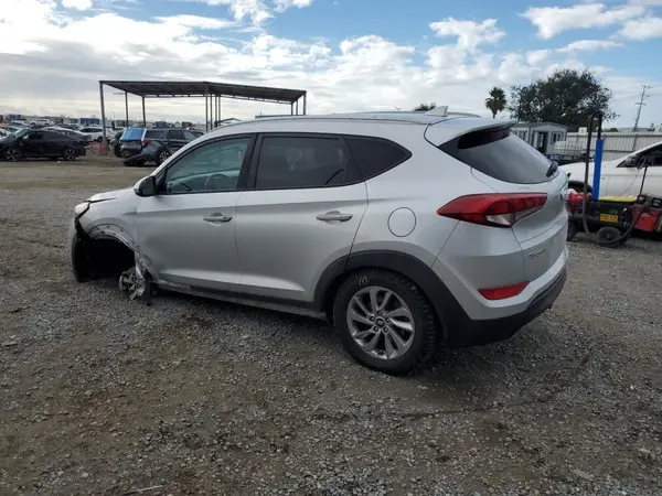 KM8J3CA46JU697145 2018 HYUNDAI TUCSON - Image 2