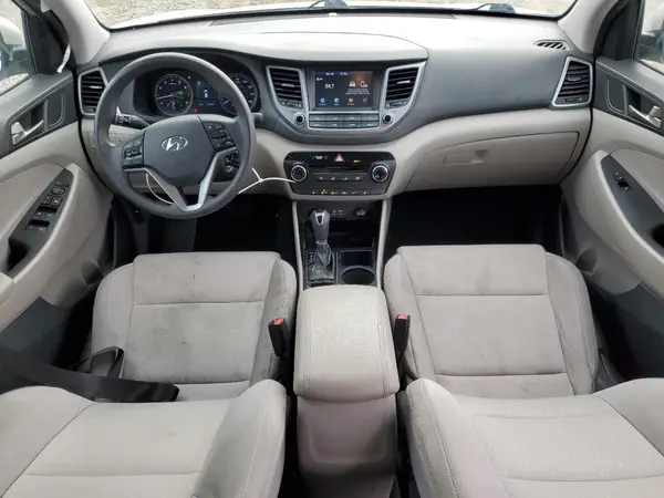 KM8J3CA46JU697145 2018 HYUNDAI TUCSON - Image 8