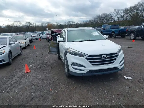 KM8J3CA46JU702862 2018 HYUNDAI TUCSON - Image 1
